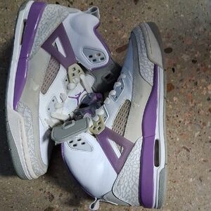 Jordan Athletic Shoes White and Purple
